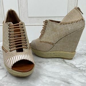 Chinese Laundry Make My Day Wedge Sandals Natural